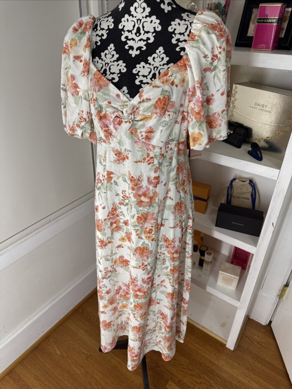 Avec Les Filles 14 Floral Sweetheart Neck Short Puff Sleeves A line Midi Dress